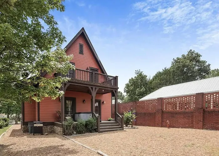 Quiet Getaway At Wayward Cottage