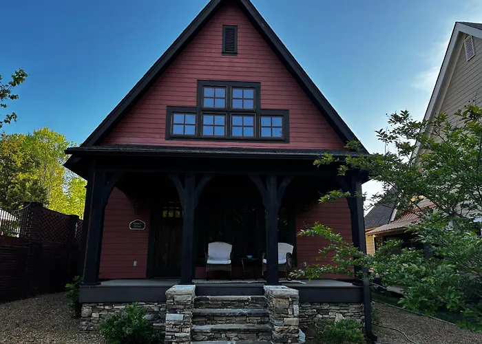 Quiet Getaway At Wayward Cottage