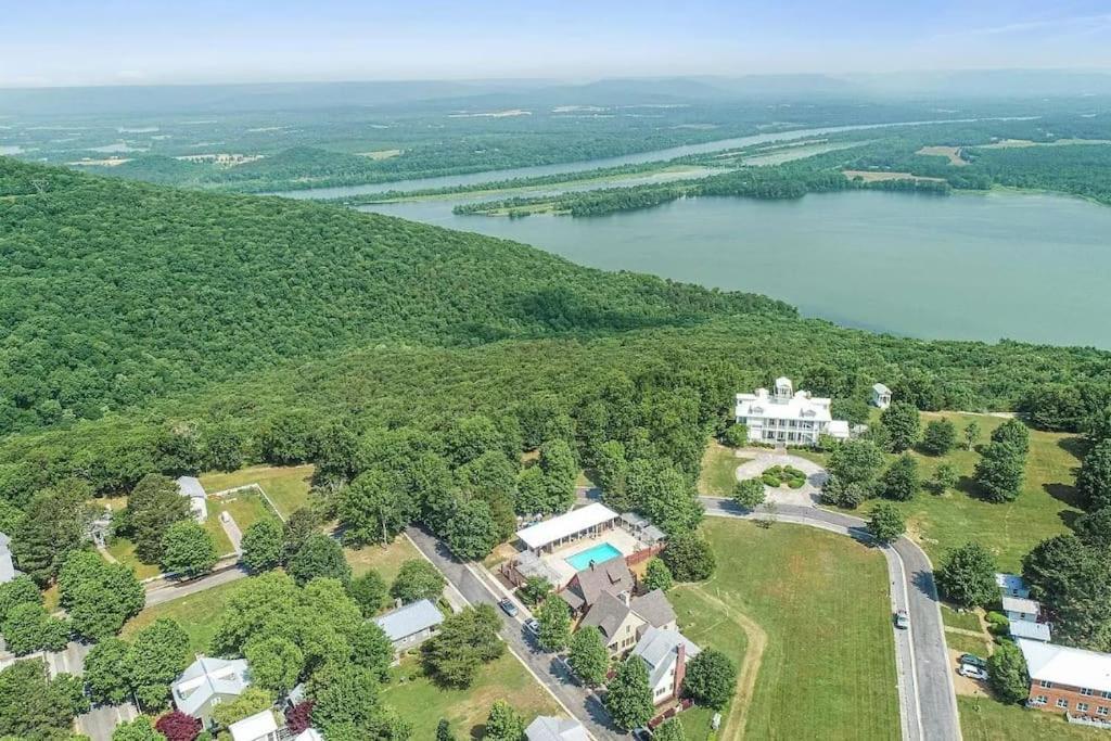 Holiday home Quiet Getaway At Wayward Pisgah
