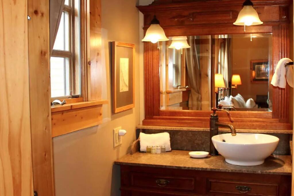 Quiet Getaway At Wayward Holiday home *