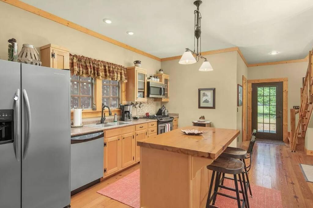 Holiday home Quiet Getaway At Wayward Pisgah