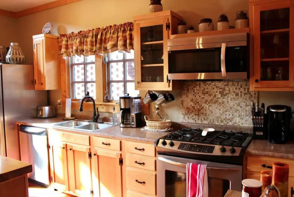 Quiet Getaway At Wayward Pisgah