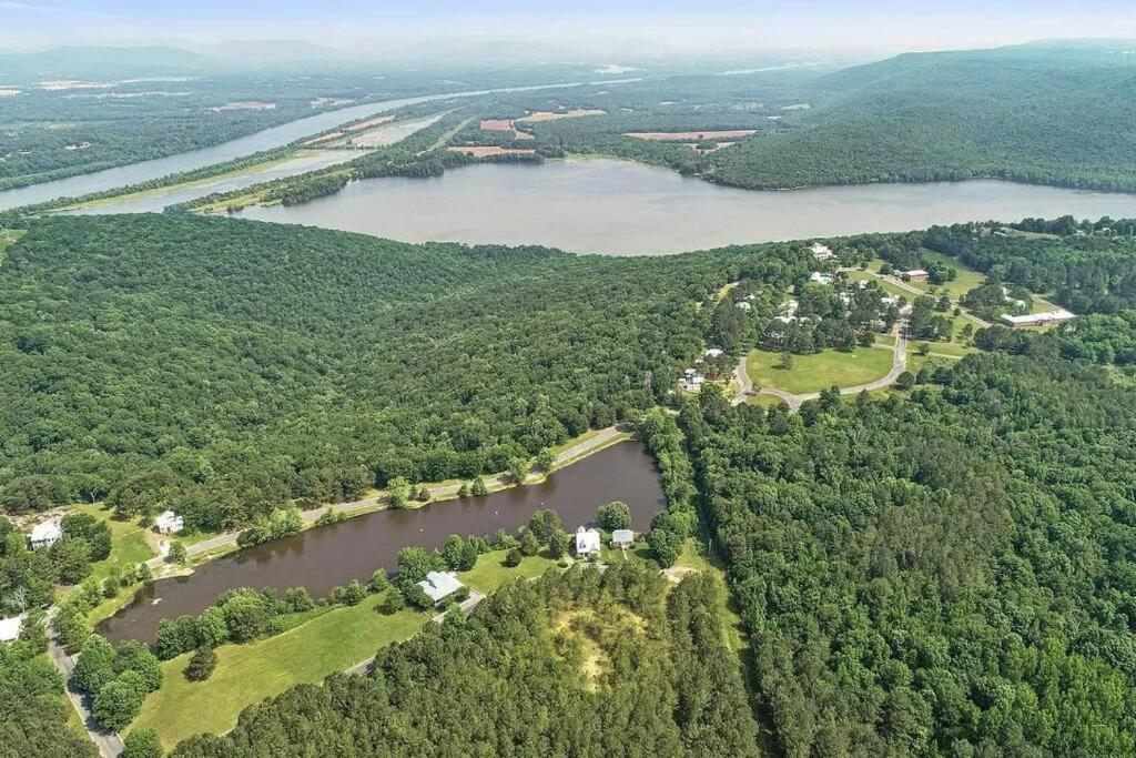 Quiet Getaway At Wayward Holiday home Pisgah