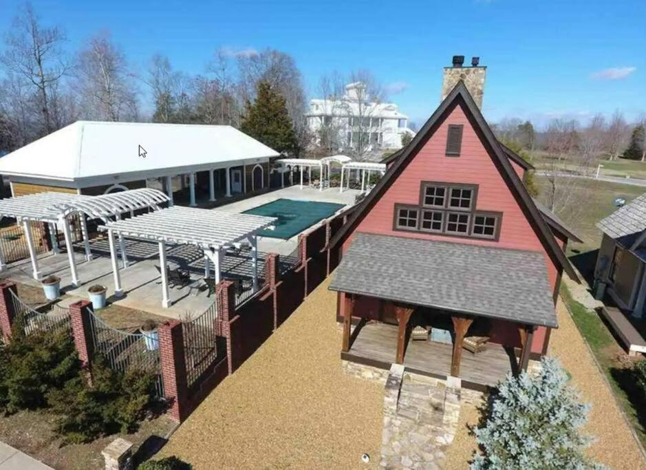 Quiet Getaway At Wayward Holiday home