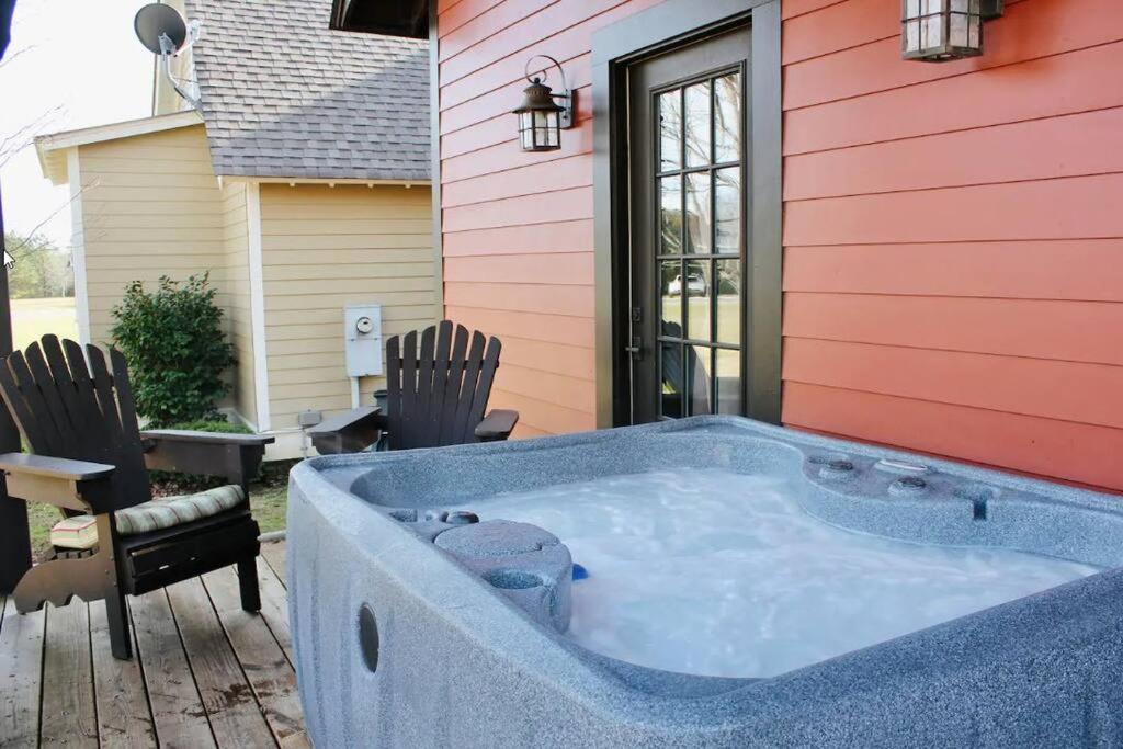 Holiday home Quiet Getaway At Wayward Pisgah